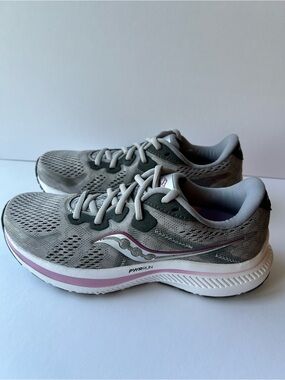 Saucony Women's Gray with Pink Accent Running Sneakers